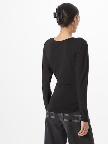 T-shirt 'Chiara' ABOUT YOU en noir