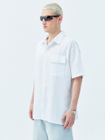 VAMOS CLO Comfort fit Button Up Shirt in White