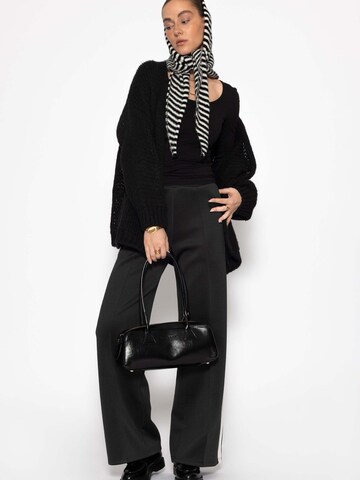 SASSYCLASSY Shirt in Black