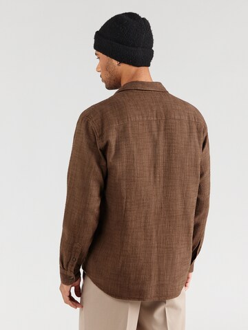 Abercrombie & Fitch Tavaline suurus Triiksärk, värv pruun