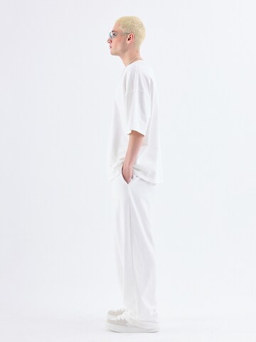 Loosefit Pantaloni 'Drome' di VAMOS CLO in bianco