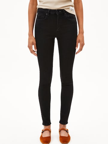 ARMEDANGELS - Skinny Vaquero 'Tillaa' en negro: frente
