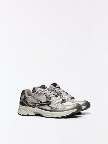 Bershka Sneaker in Bronze