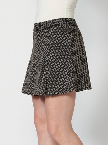 KOROSHI Skirt in Black