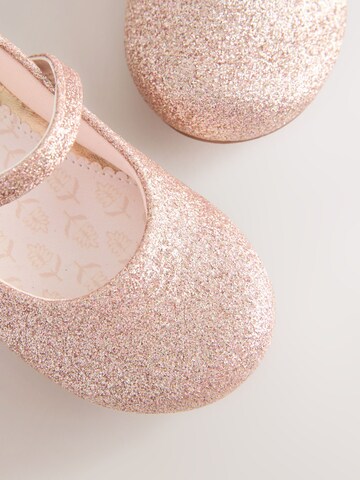 Balerini de la Next pe roz