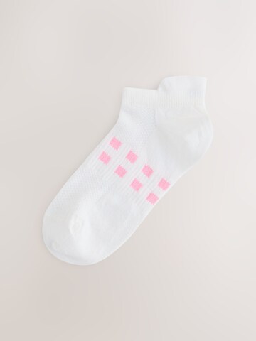 Next Sukat värissä valkoinen