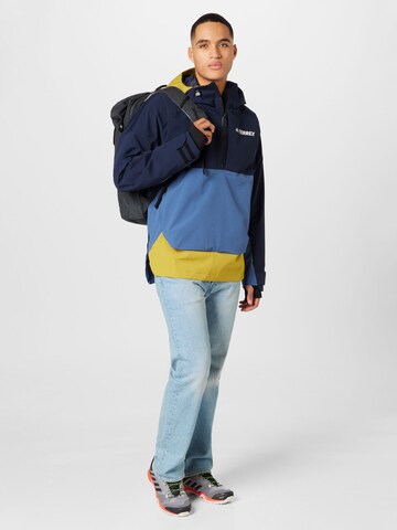 ADIDAS TERREX - Chaqueta de montaña en azul