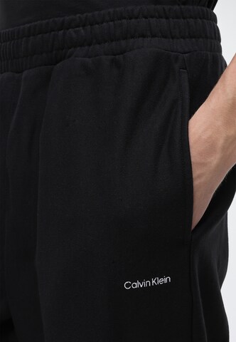 Calvin Klein Regular Housut värissä musta