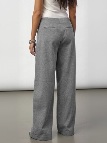 co'couture - regular Pantalón ' LanceCC ' en gris: atrás