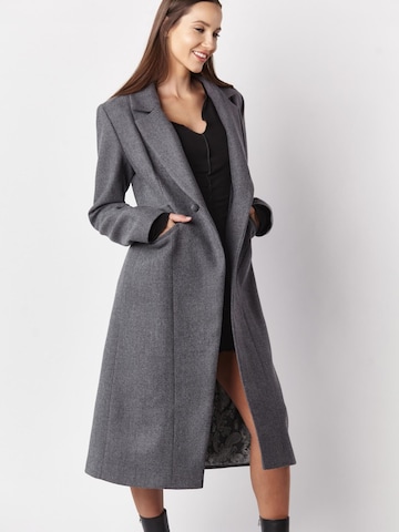 Cappotto invernale 'Ekstrawagancki' di mandragora in grigio