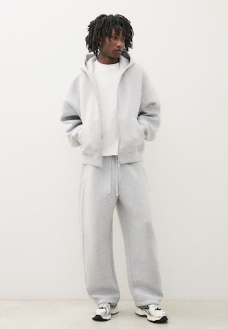 Baggy Pantaloni di Bershka in grigio