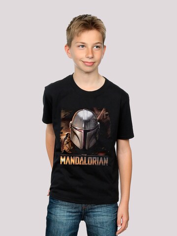F4NT4STIC T-Shirt 'The Mandalorian Helm' in Schwarz: predná strana