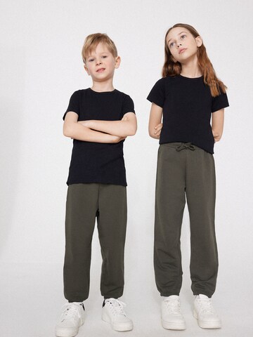 Tezenis Tapered Pants in Green: front