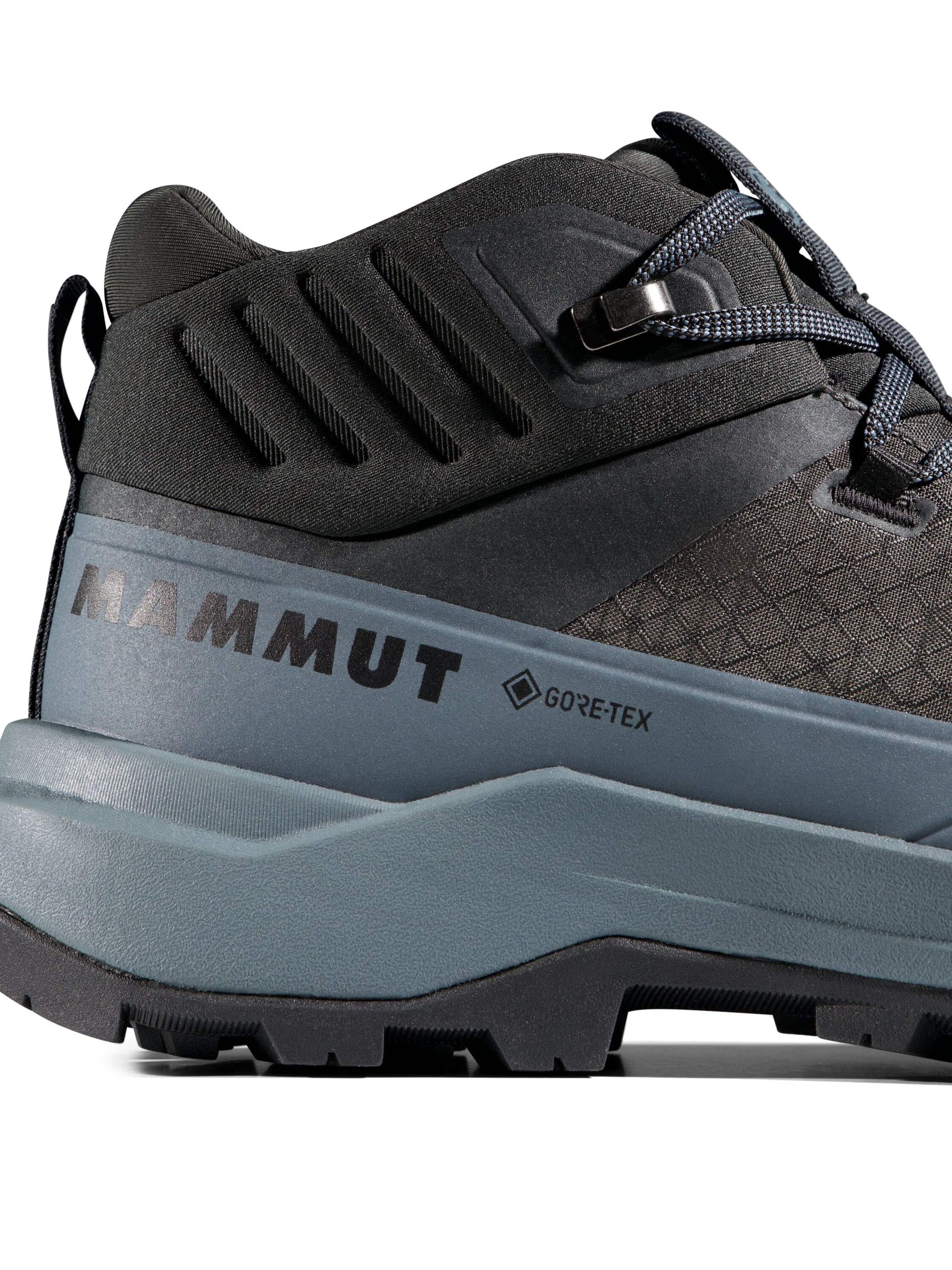 MAMMUT Boots 'Sertig III' in Grey