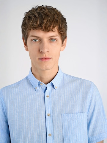 Coupe regular Chemise Lindbergh en bleu