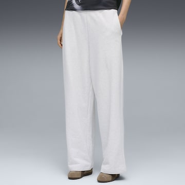 PUMA Loosefit Sporthose in Grau: Vorderseite