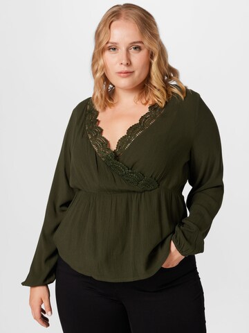 Camicia da donna 'Binia' di ABOUT YOU Curvy in verde: frontale