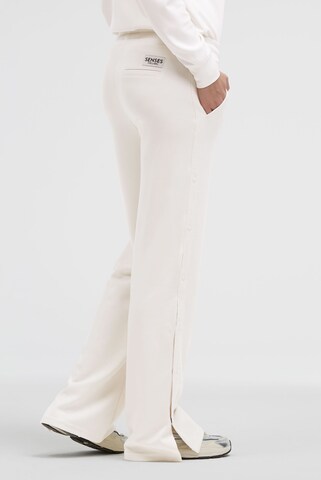 SENSES.THE LABEL Loose fit Pants in White: front