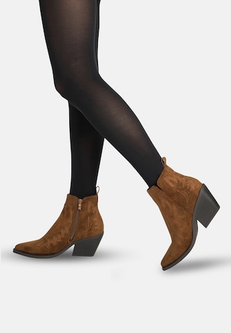 Salinyang Booties in Brown