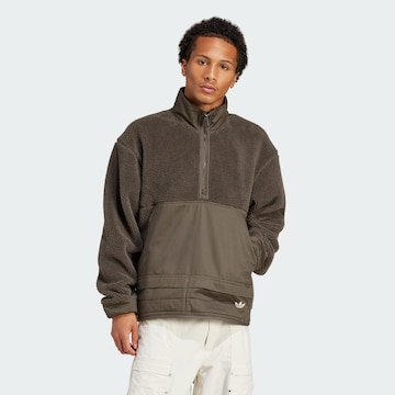 ADIDAS ORIGINALS Tröja 'Premium Essentials' i grön: framsida