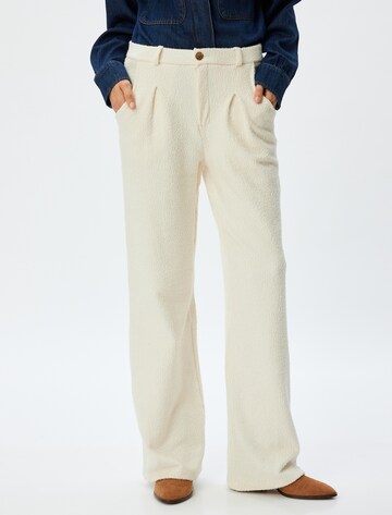Koton Regular Broek in Beige: voorkant