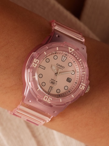 Montre à affichage analogique CASIO en rose : devant