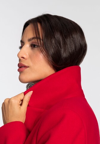 LAURA SCOTT Between-Seasons Coat in Red