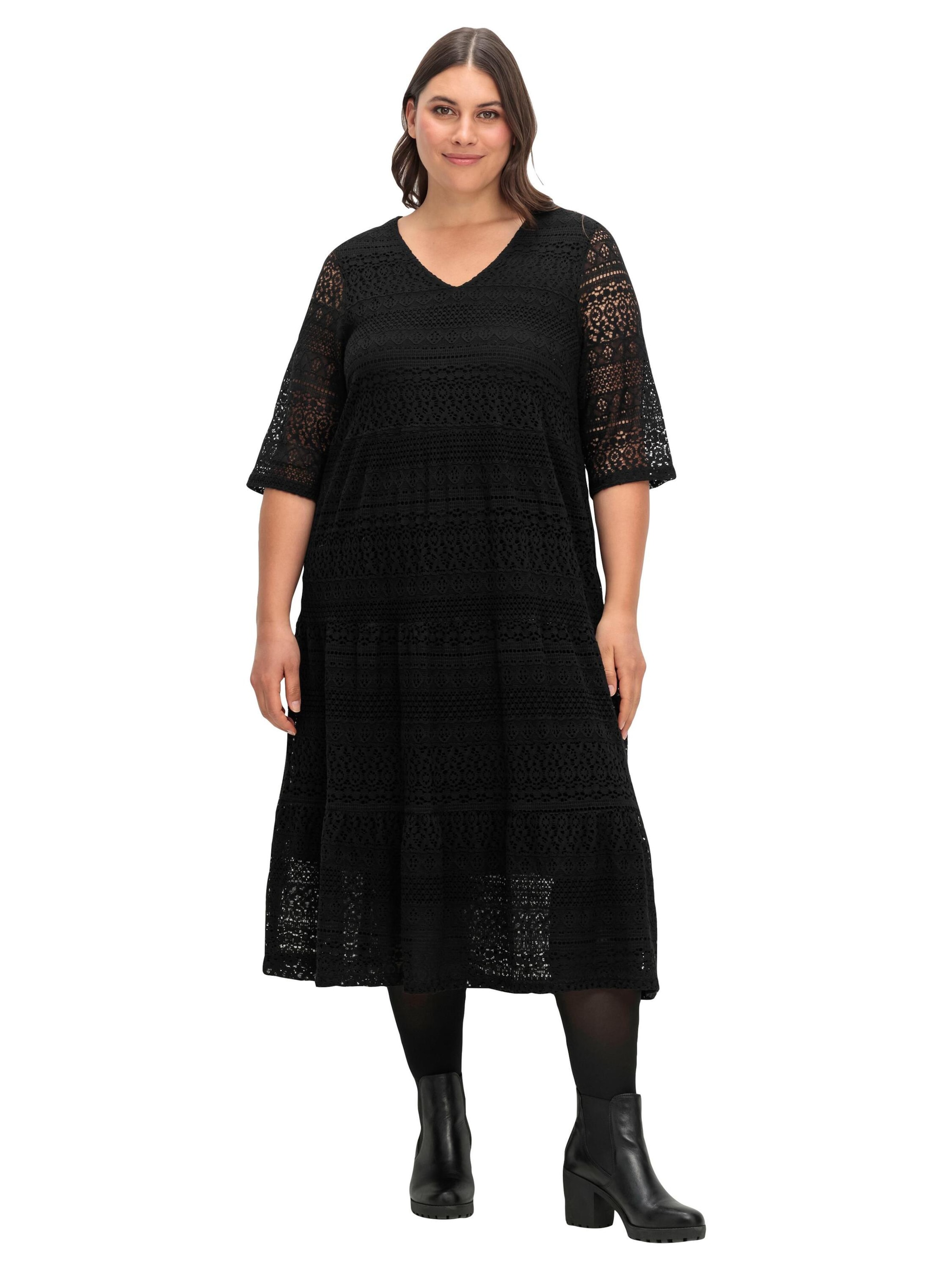 SHEEGO Φόρεμα σε μαύρο: μπροστά