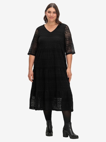 SHEEGOHaljina - crna boja: prednji dio