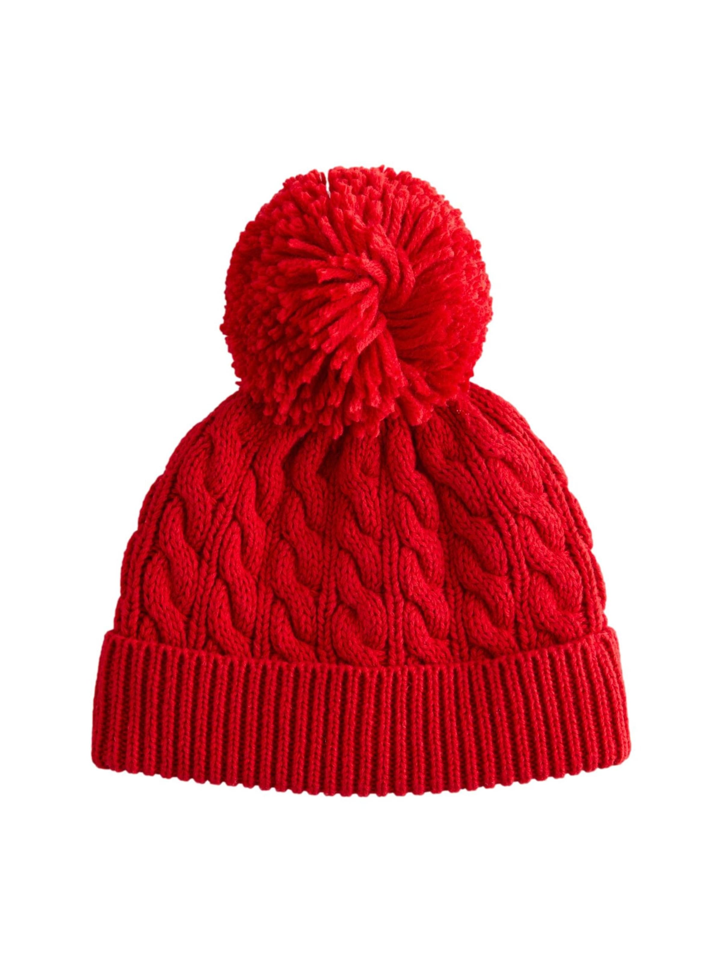 sarkans Next Cepure: no priekšpuses