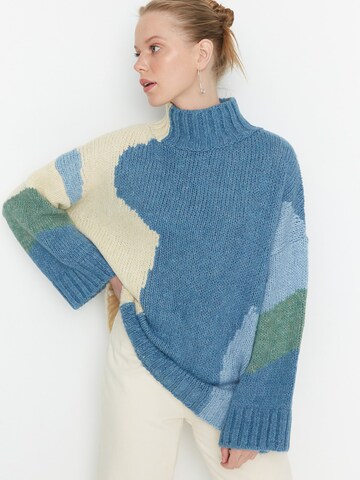 Trendyol Sweater in Blue