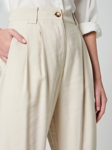 Regular Pantalon à plis 'Maike' Guido Maria Kretschmer Women en beige