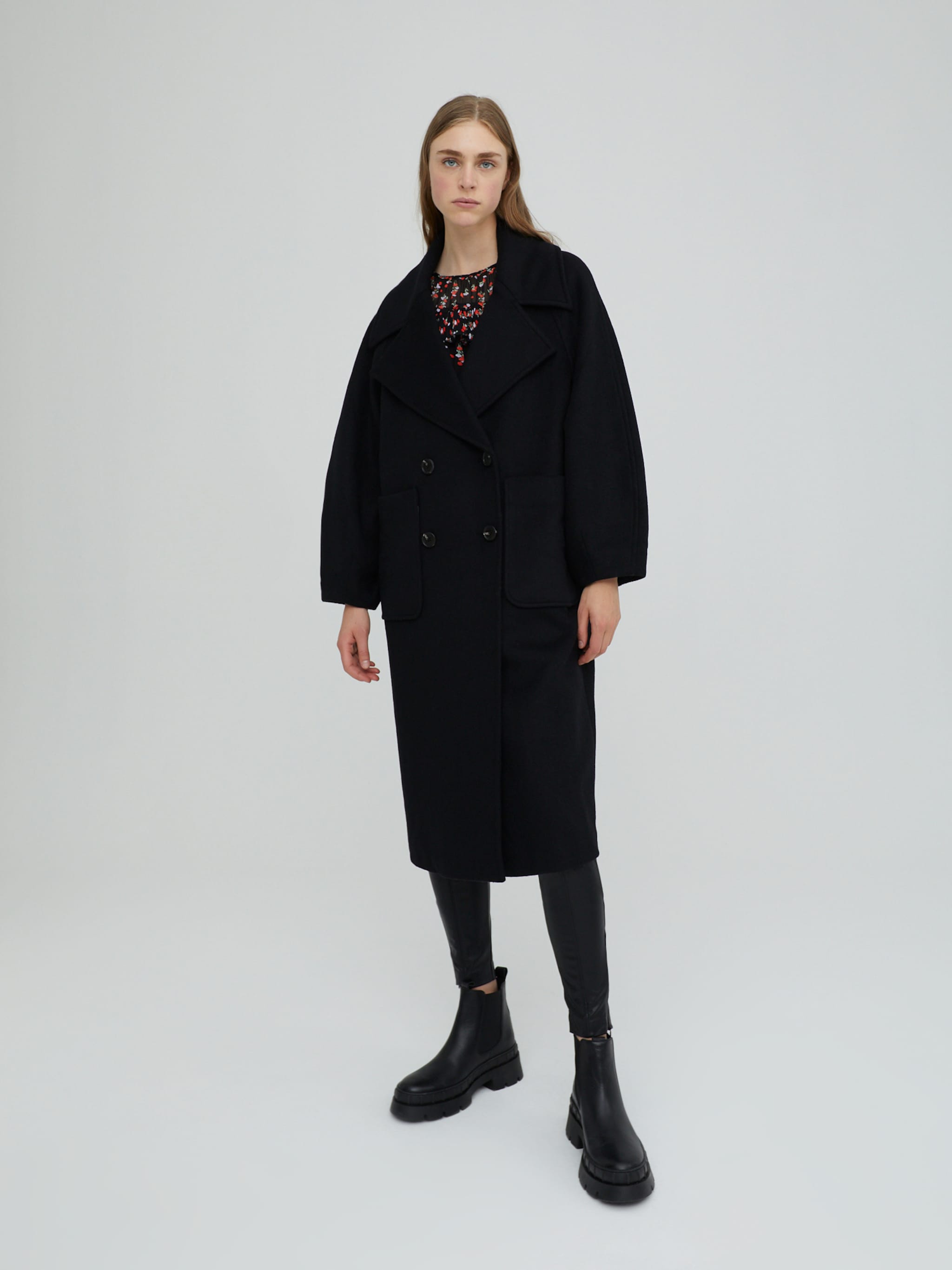 EDITED Producten Tussenmantel 'Daria' Zwart