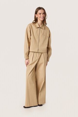 SOAKED IN LUXURY Tussenjas 'Malo' in Beige