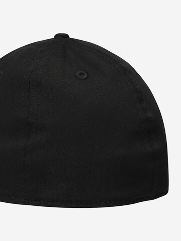 NEW ERA Cap in Black