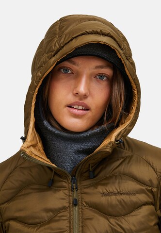 PEAK PERFORMANCE Between-Season Jacket in Green