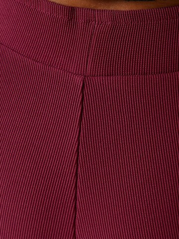 évasé Pantalon Bershka en rouge