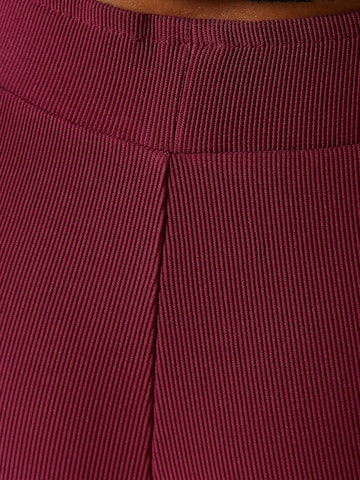 évasé Pantalon Bershka en rouge