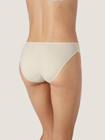 Panty 'Venus lace low waist panty soy fiber' di zd ZERO DEFECTS in bianco