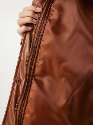 Happiness İstanbul Jacke in Braun