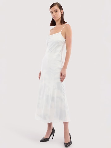 Trussardi - Vestido en blanco