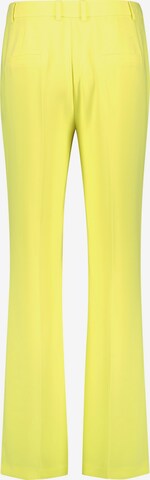 TAIFUN - Acampanado Pantalón de pinzas en amarillo