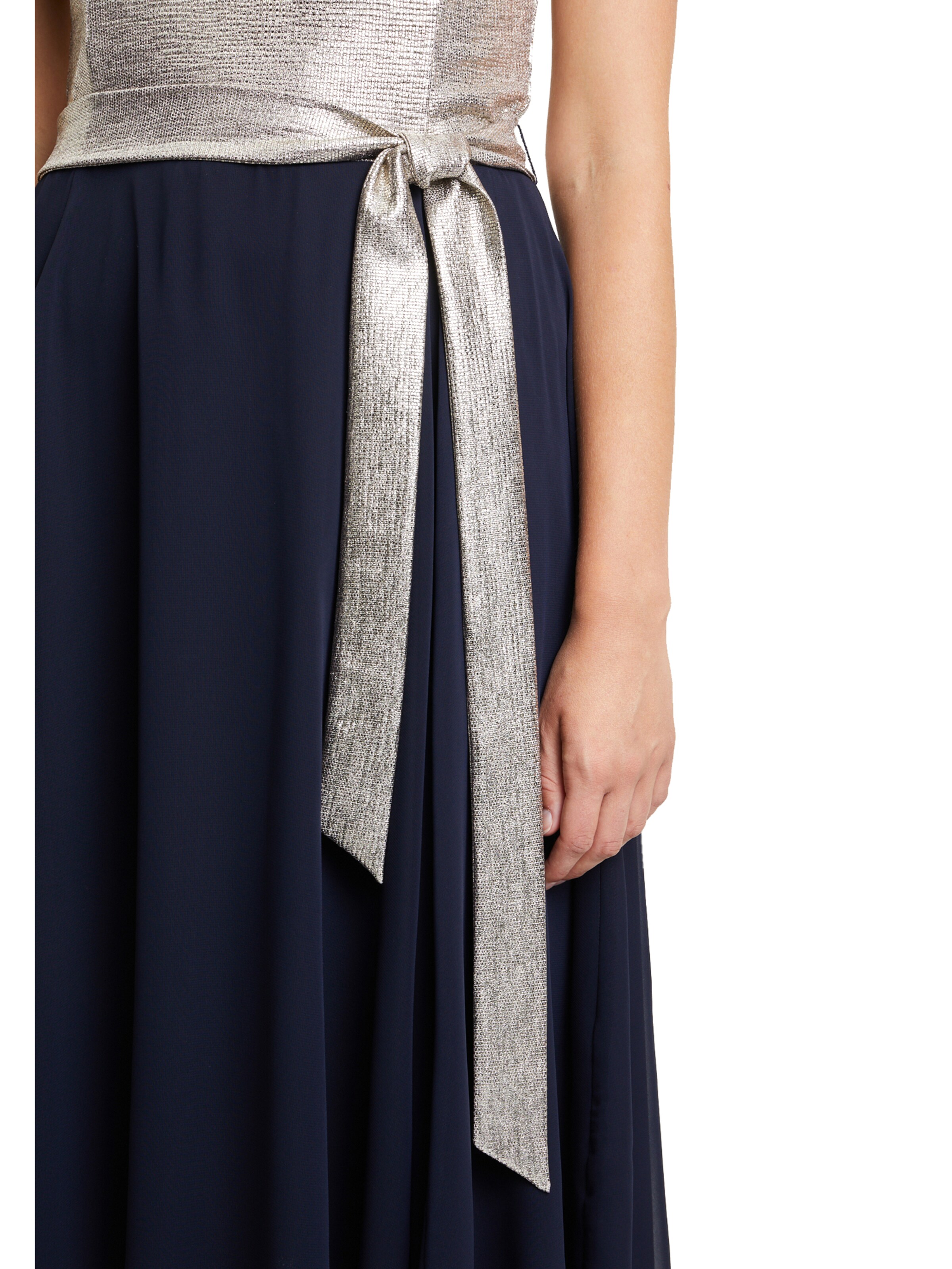 Abito da cocktail di Vera Mont in argento