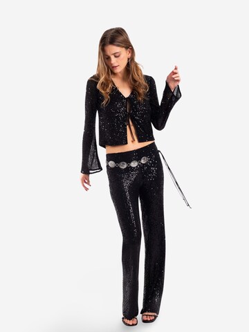 THE-ARE - Blusa em preto