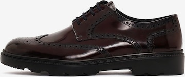 Chaussure à lacets Derimod en noir : devant