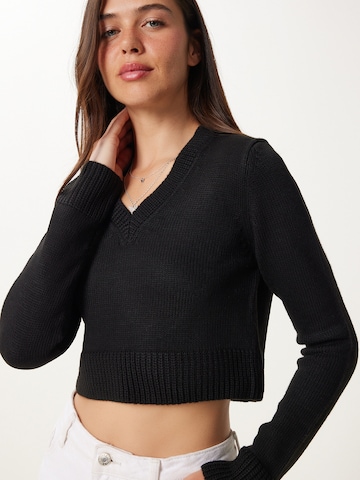Happiness İstanbul Sweater in Black