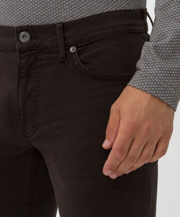 BRAX Slimfit Jeans 'Chuck' in Bruin