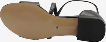 Usha Remienkové sandále - Čierna