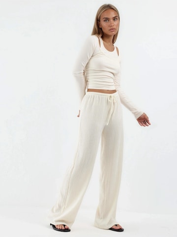 Busem Wide leg Trousers in White