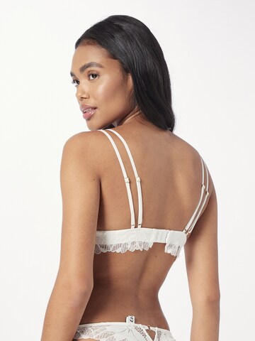 Triangolo Reggiseno 'EPATANTE' di ETAM in beige